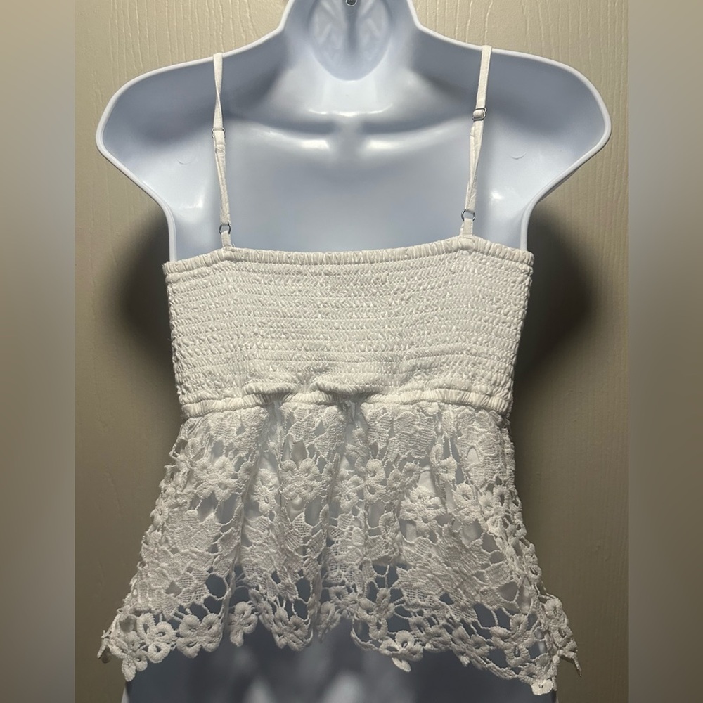 ✨🤍Abercrombie & Fitch White Lace Peplum Cami Top XS - Picture 15 of 16